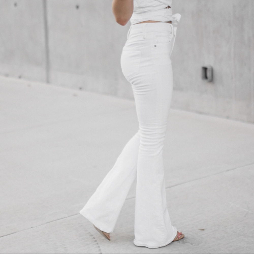 Chip & Pepper® White flare jean sz 5
